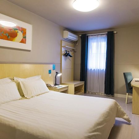 Jingjiang Inn Shanghai Baoyang Pier Екстериор снимка