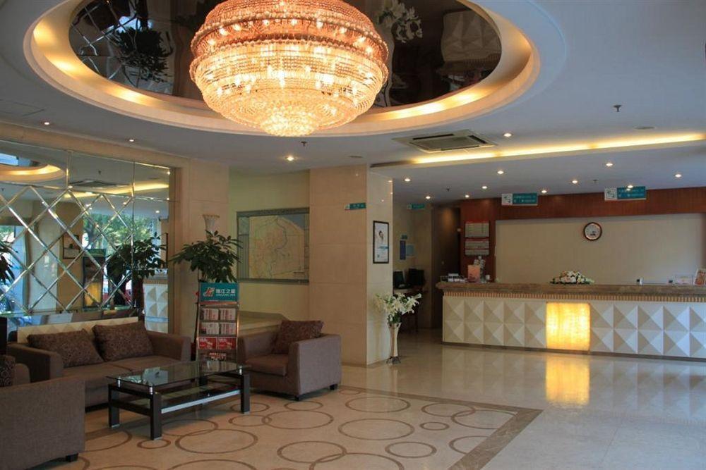Jingjiang Inn Shanghai Baoyang Pier Екстериор снимка