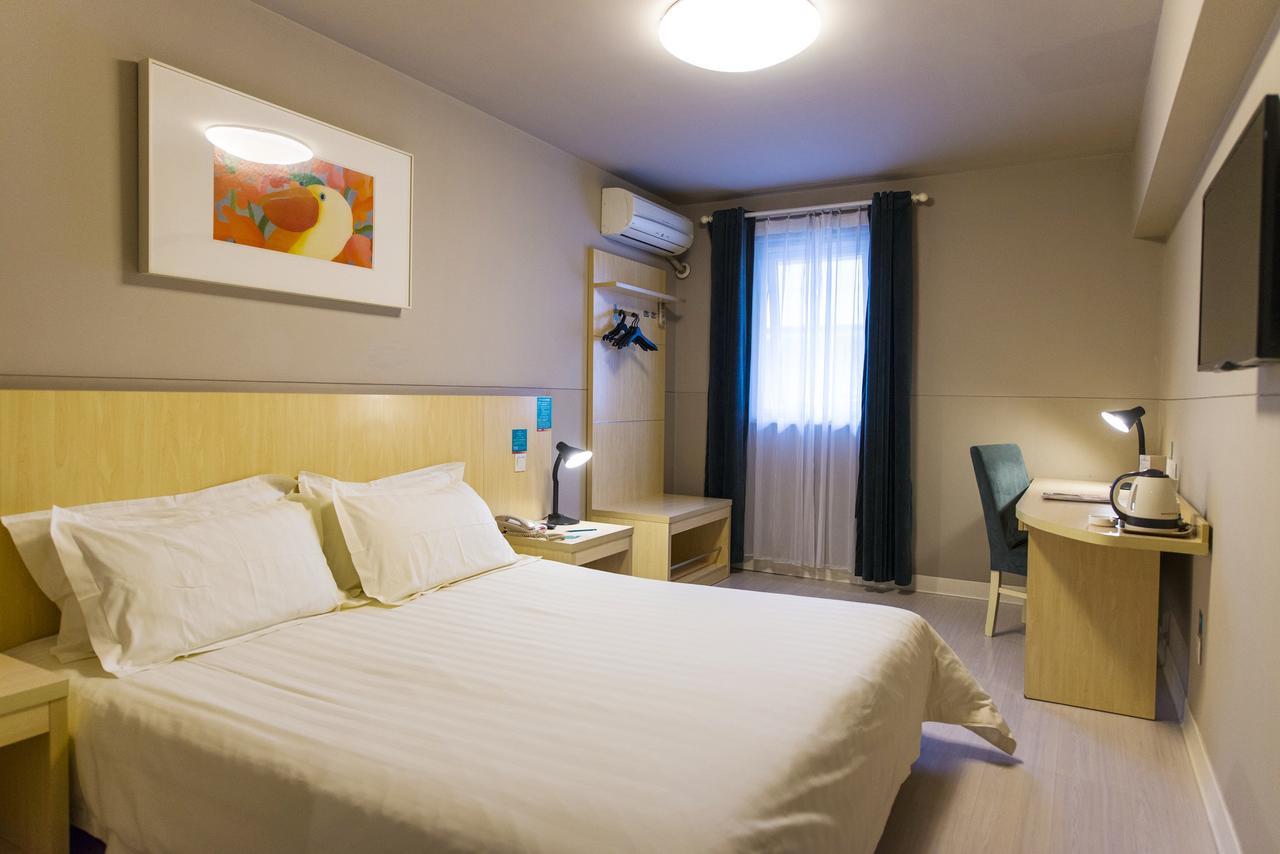 Jingjiang Inn Shanghai Baoyang Pier Екстериор снимка