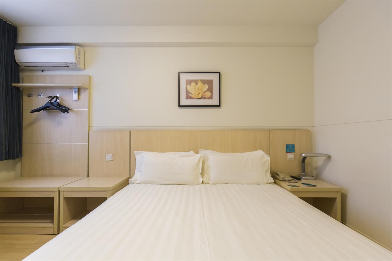Jingjiang Inn Shanghai Baoyang Pier Екстериор снимка