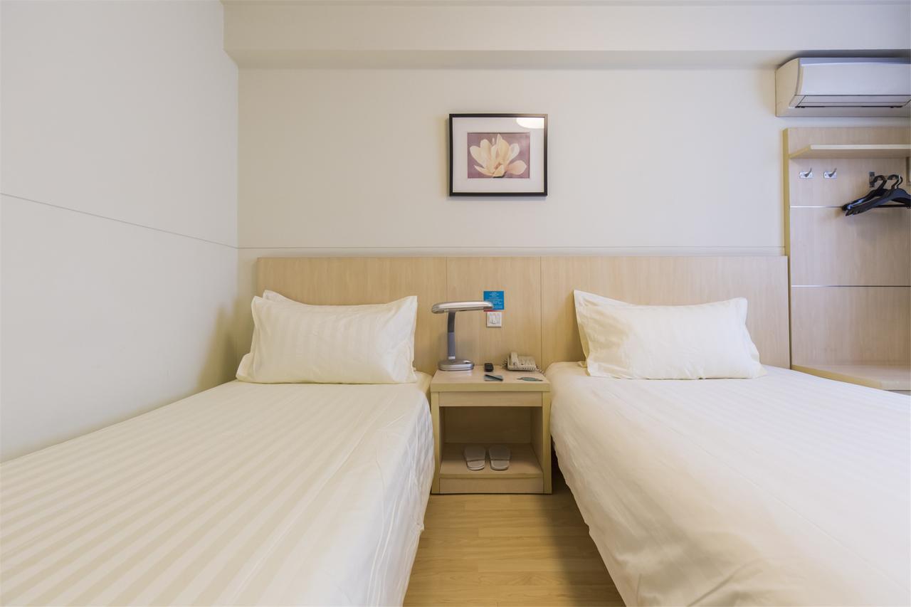 Jingjiang Inn Shanghai Baoyang Pier Екстериор снимка