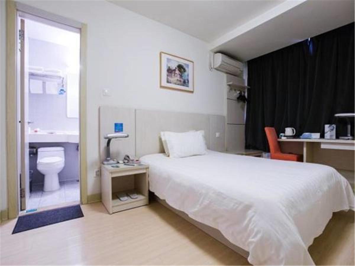 Jingjiang Inn Shanghai Baoyang Pier Екстериор снимка