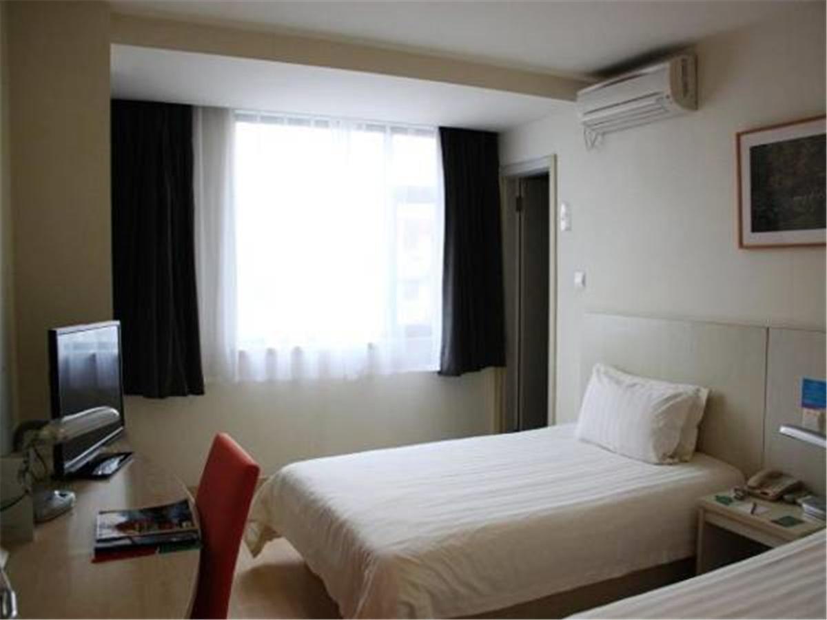 Jingjiang Inn Shanghai Baoyang Pier Екстериор снимка